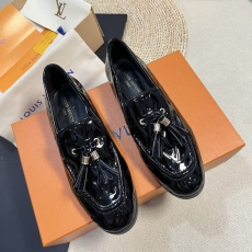 Louis Vuitton Low Shoes